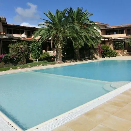 Palmtreehouse-sardiniaencharming&relaxing
